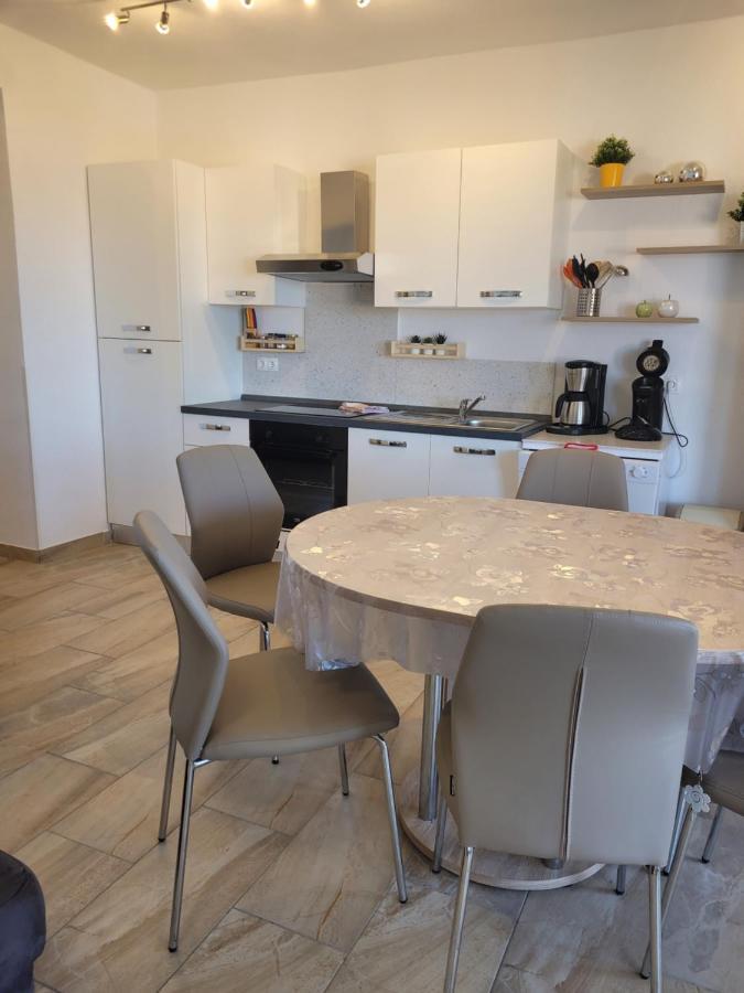 Appartement Baraba Maslenica Eksteriør billede